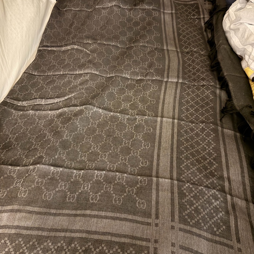 Gucci Beige/Ebony Wool And Silk GG Survive Shawl Scarf - Picture 2 of 7